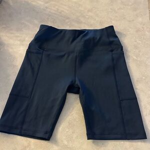 Arctix Black High-Waist Bike Shorts with Side Pockets